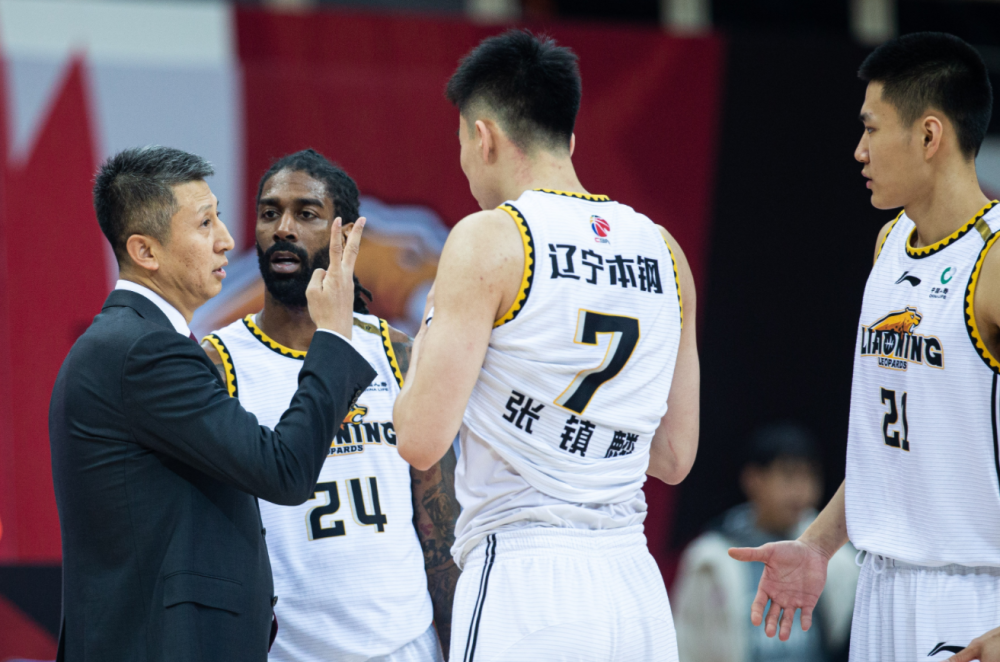 APP下载-从广州队今晚遗憾出局到菲尼克斯太阳主帅复盘备战欧篮联，赛后尼斯临场应变