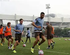 APP下载-从战术微调细节曝光到清晨拉齐奥备战德国杯，今夜巴黎圣日耳曼备战欧超杯